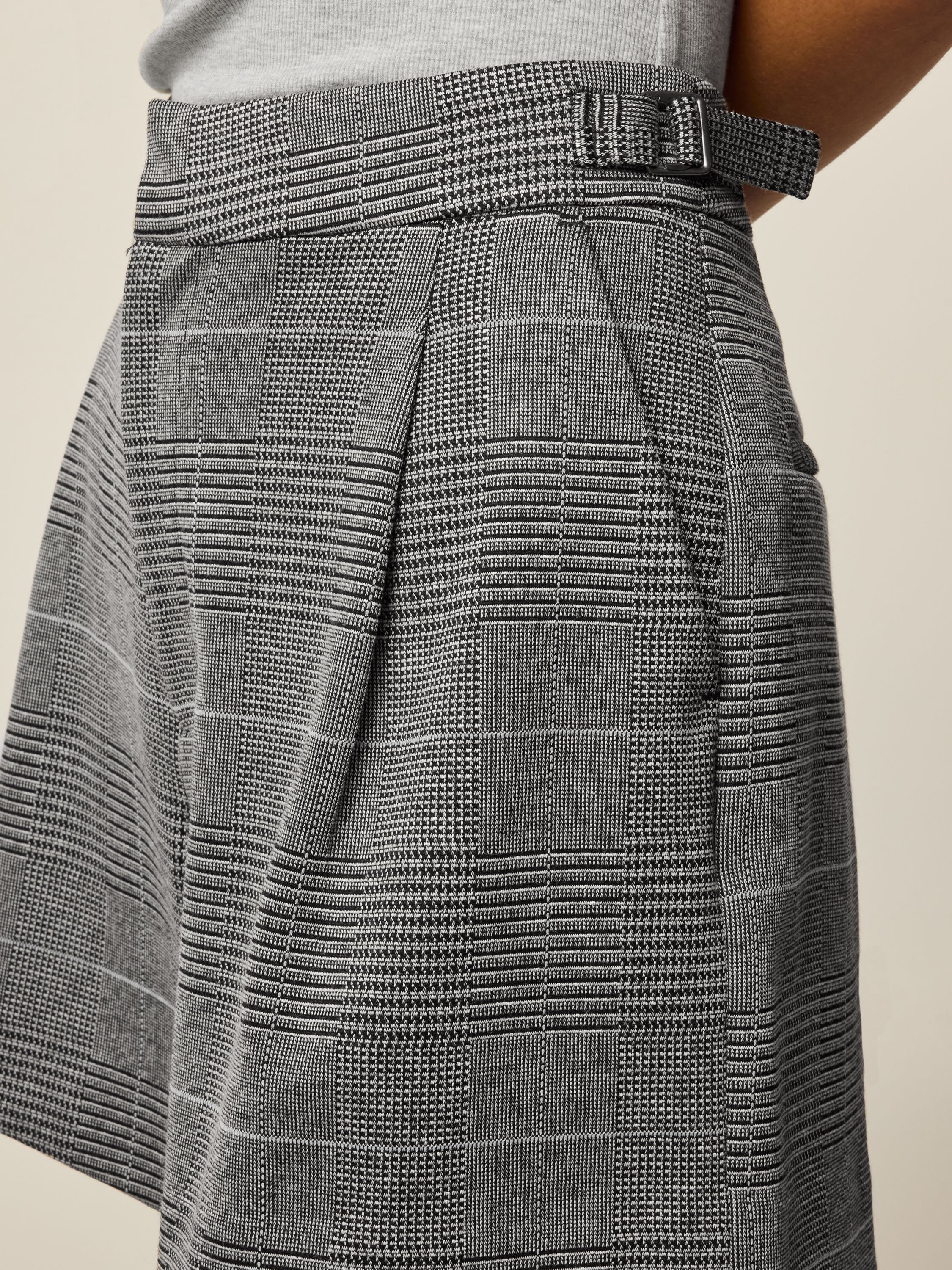 Glen Plaid Trouser Short - Image 4
