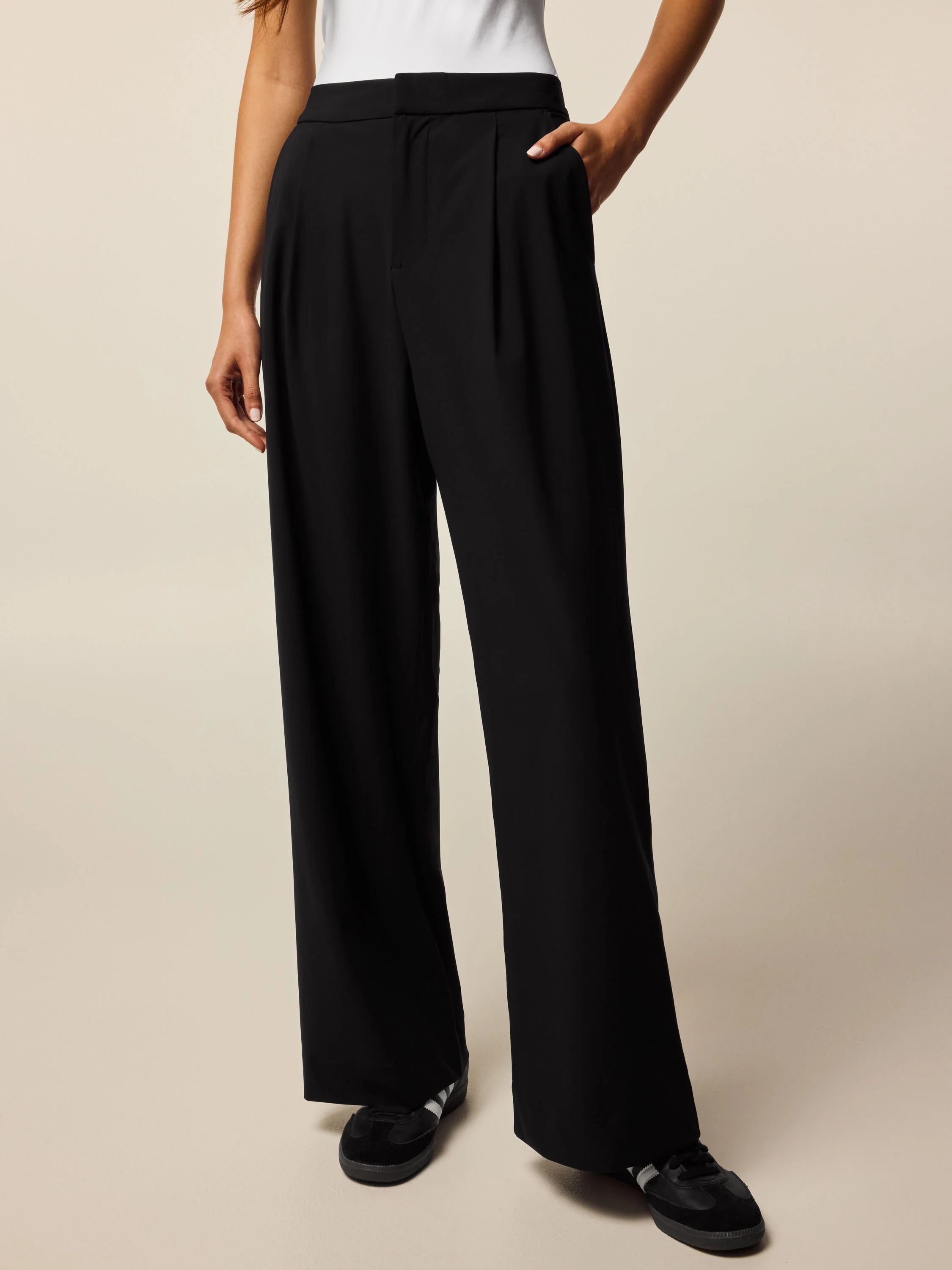29.5" Phoenix Wide Leg Pleated Trouser - Image 3